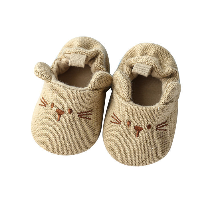 Gestrickte Wollschuhe